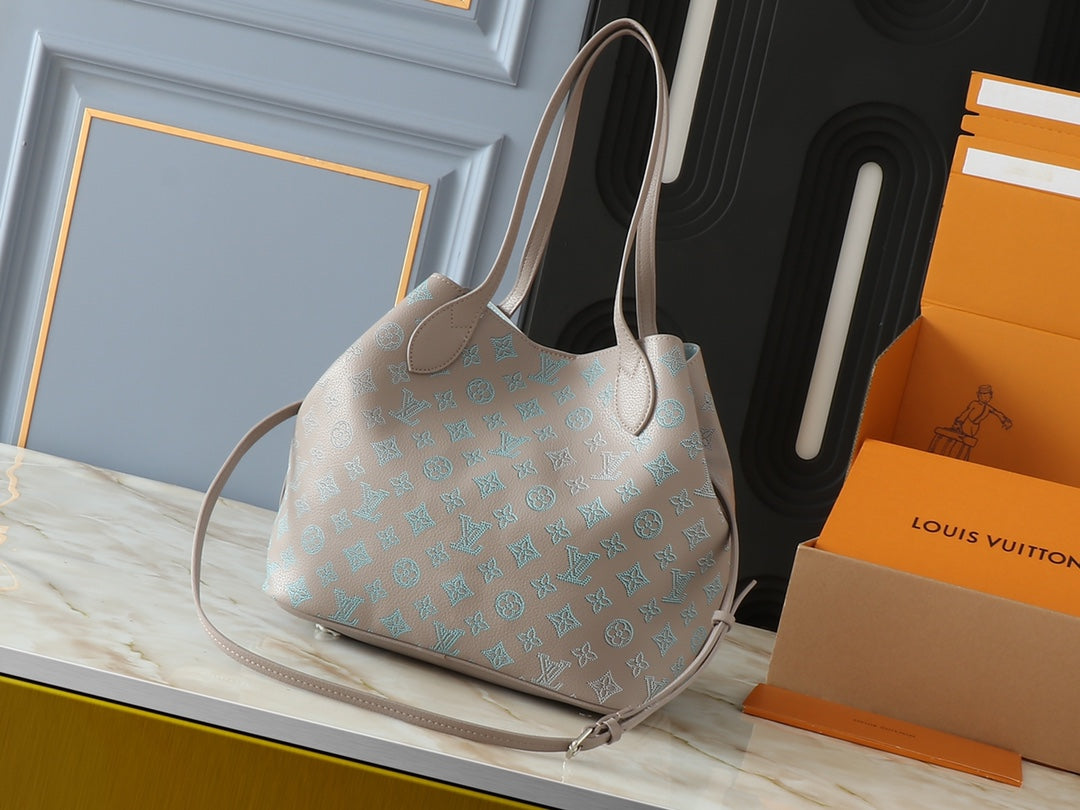 1XE58BDE Stylish leather bag