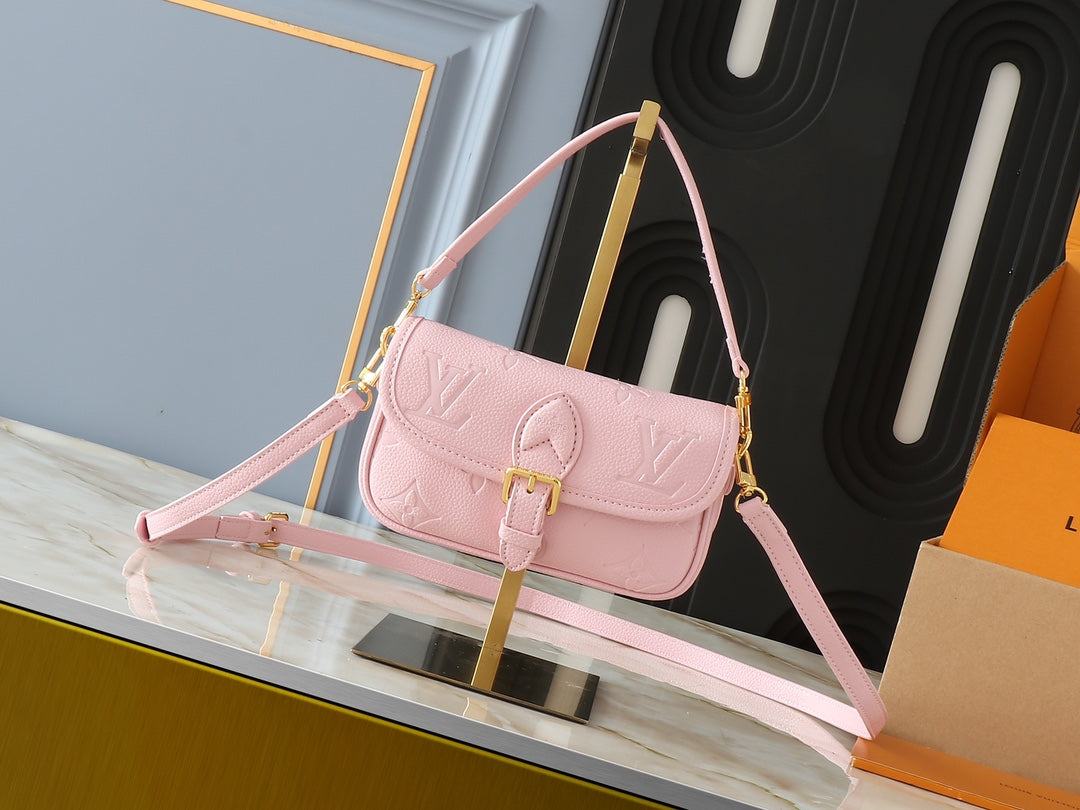 15XE3BDE Stylish leather bag