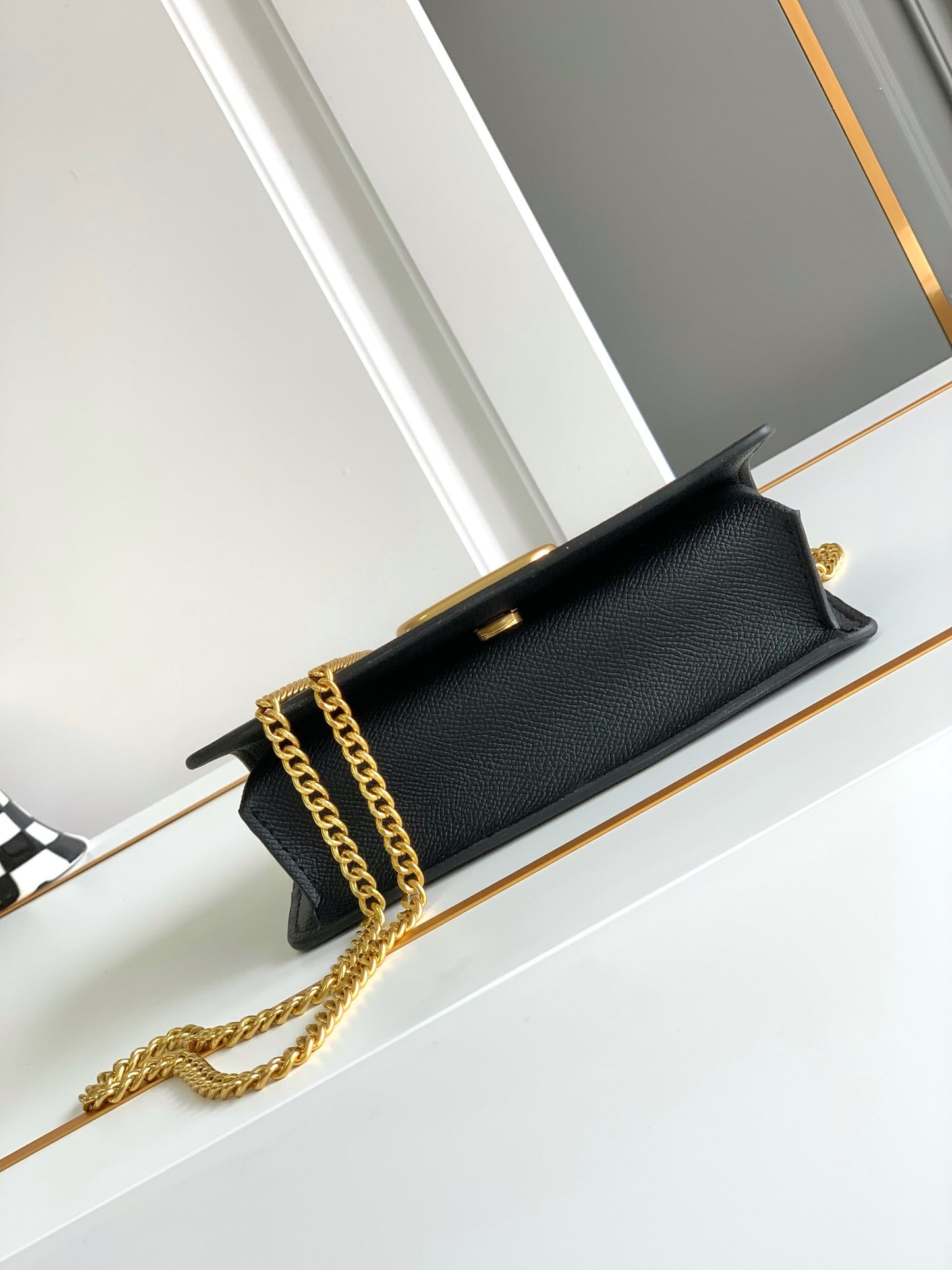 1XVL272BDE Stylish leather bag 