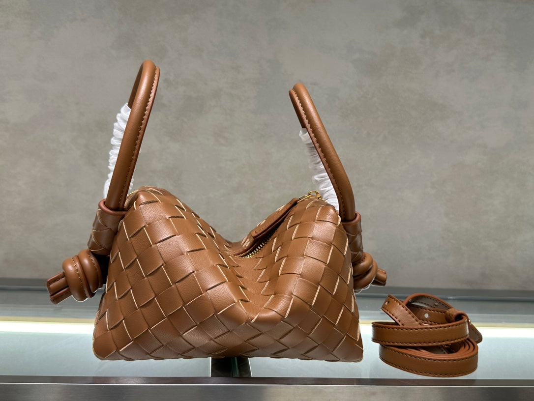 1XA84BDE Stylish leather bag