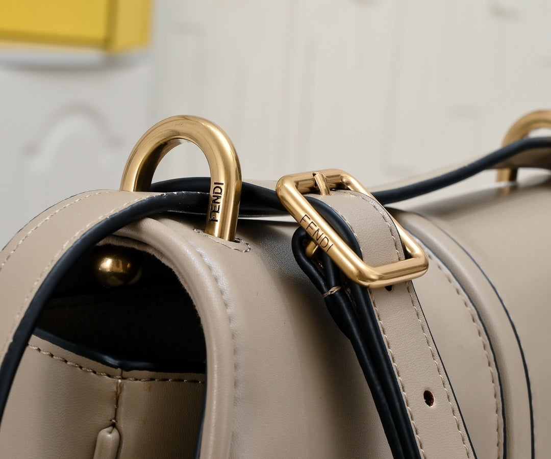 2XF89BDE Stylish leather bag 