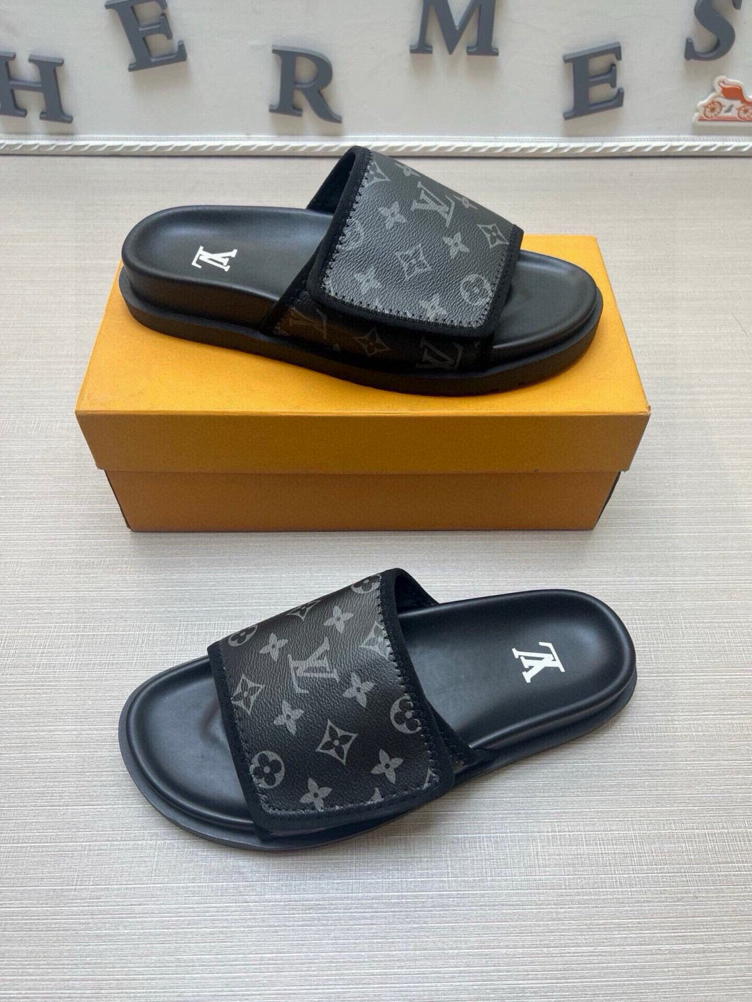 5QE5ZDE Stylish Slippers
