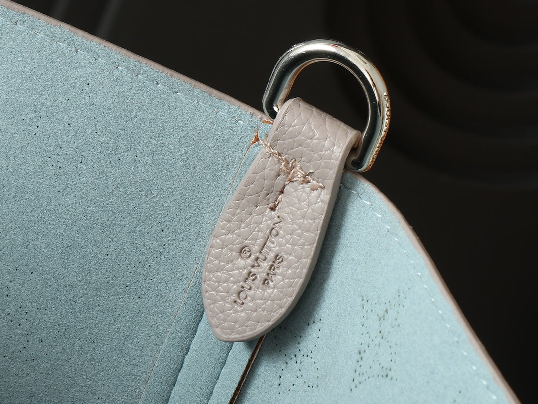 1XE58BDE Stylish leather bag