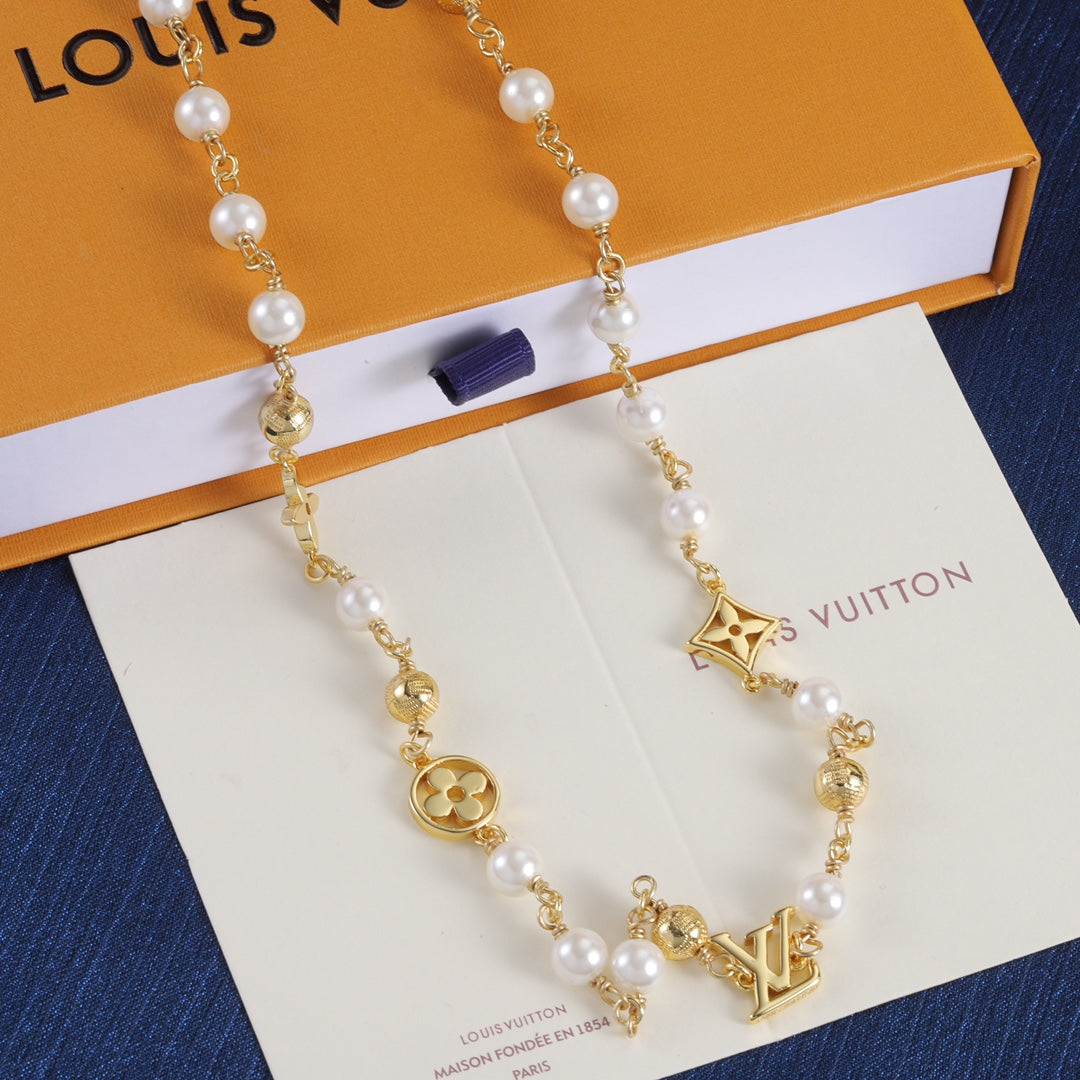 175RE3XDE Stylish Necklaces