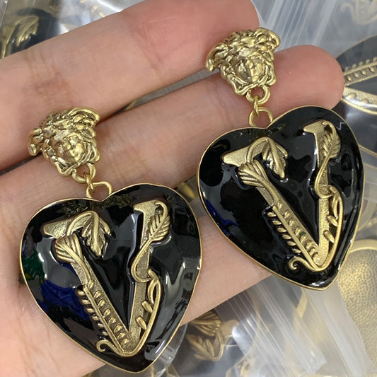 84V80EDE Stylish Earrings