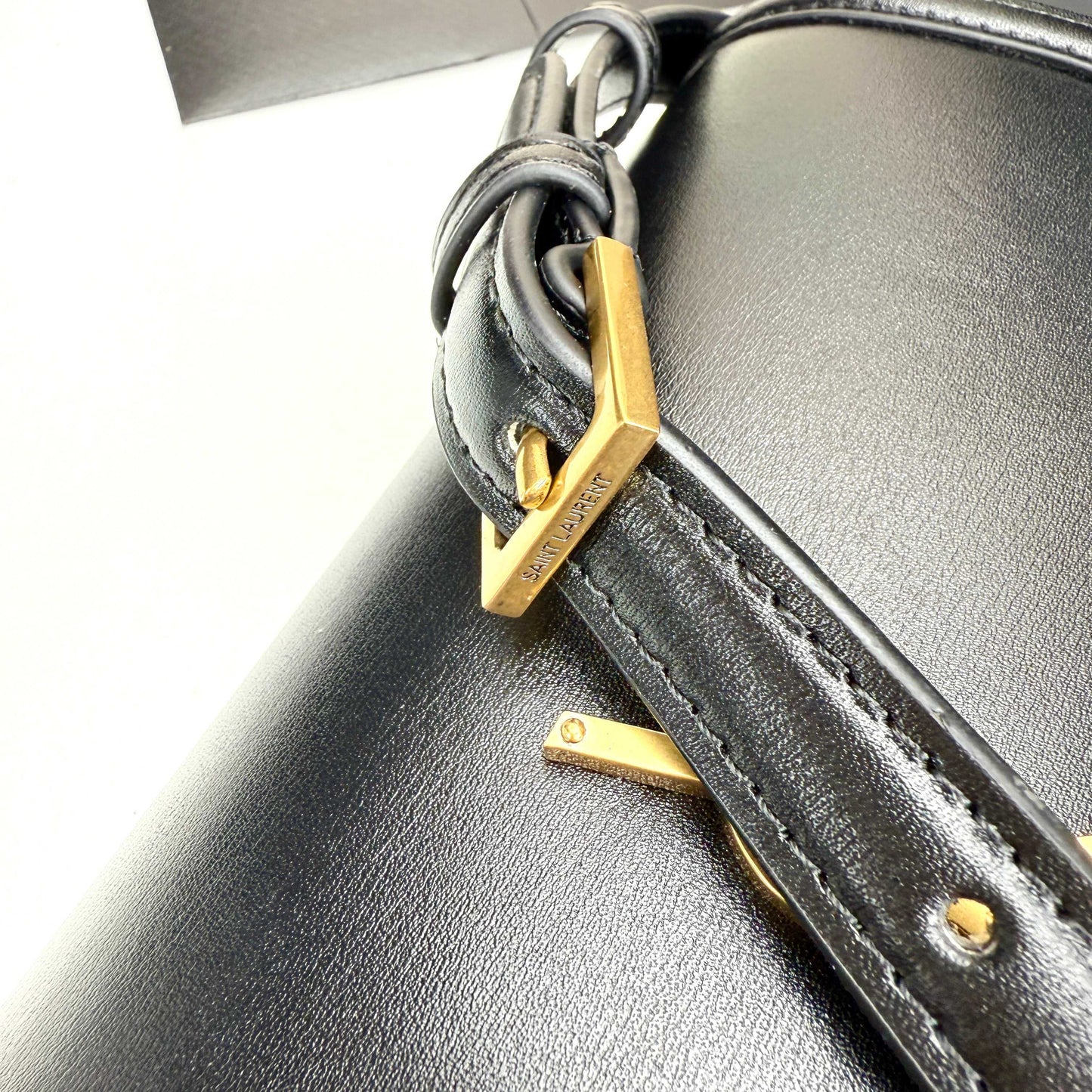 15RSL54BDE Stylish leather bag