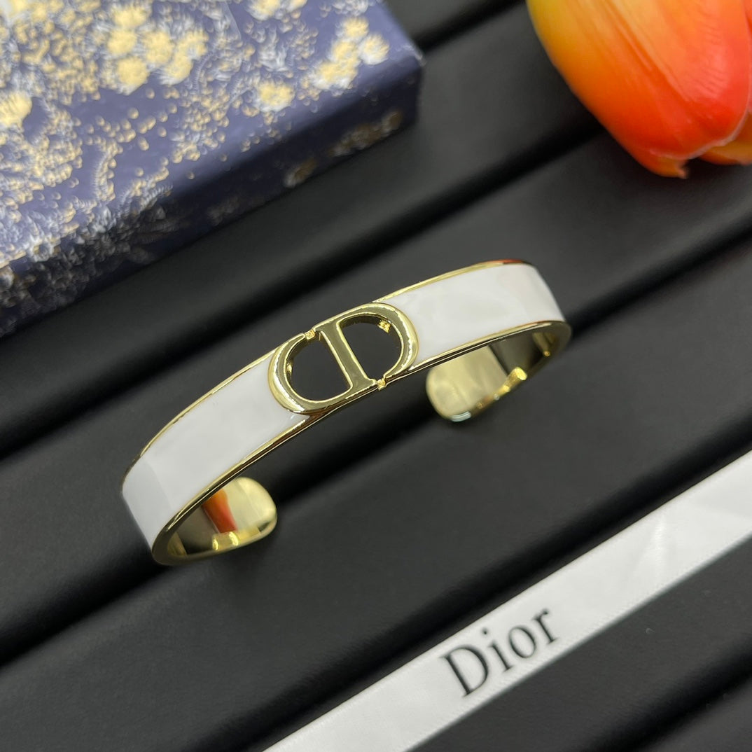 14D671KDE Stylish Bracelets