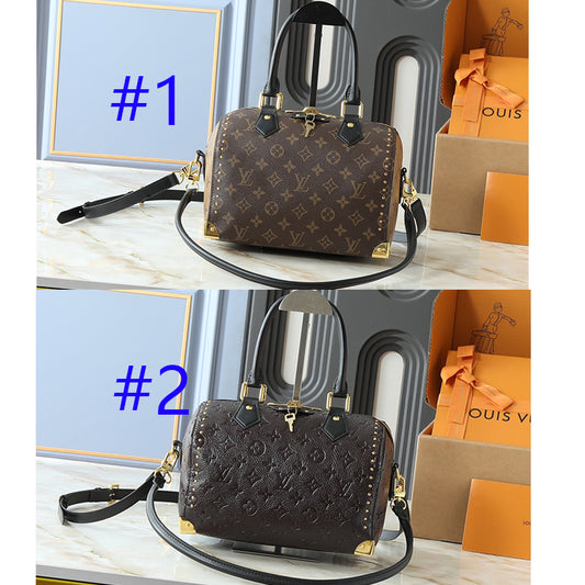 15RE52BDE Stylish leather bag