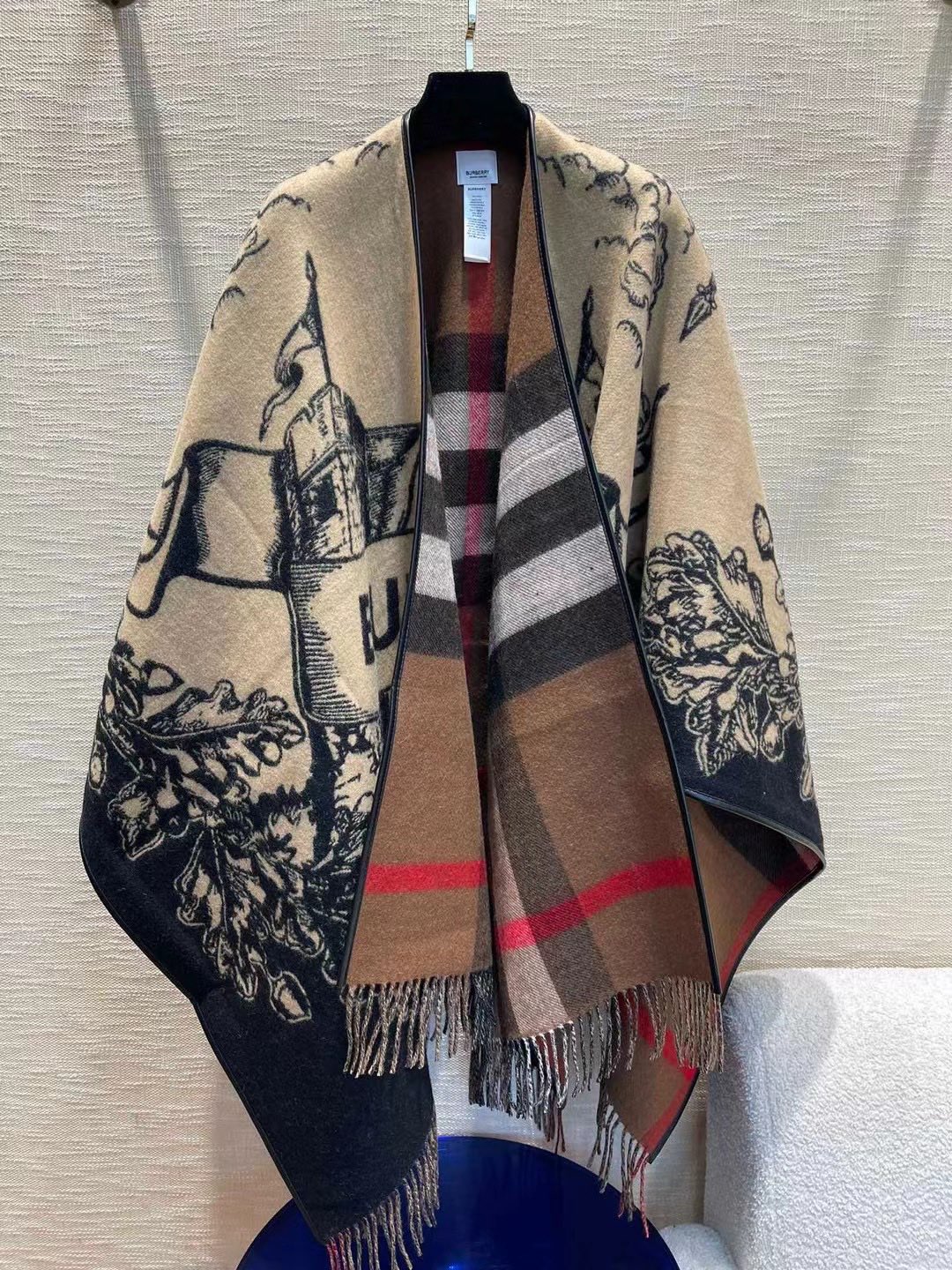 175RR54WDE Stylish cape