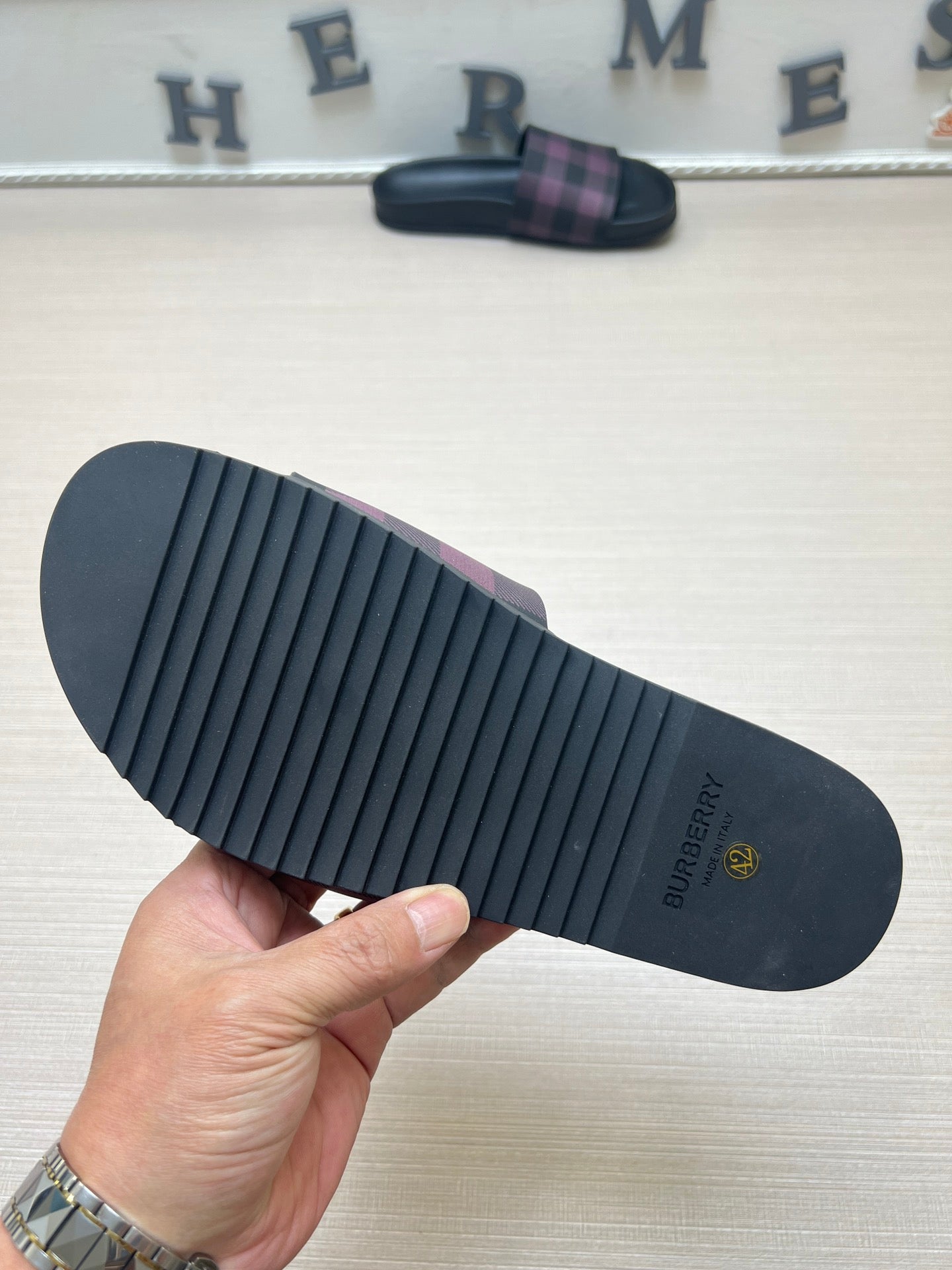 54R119ZDE Stylish slippers