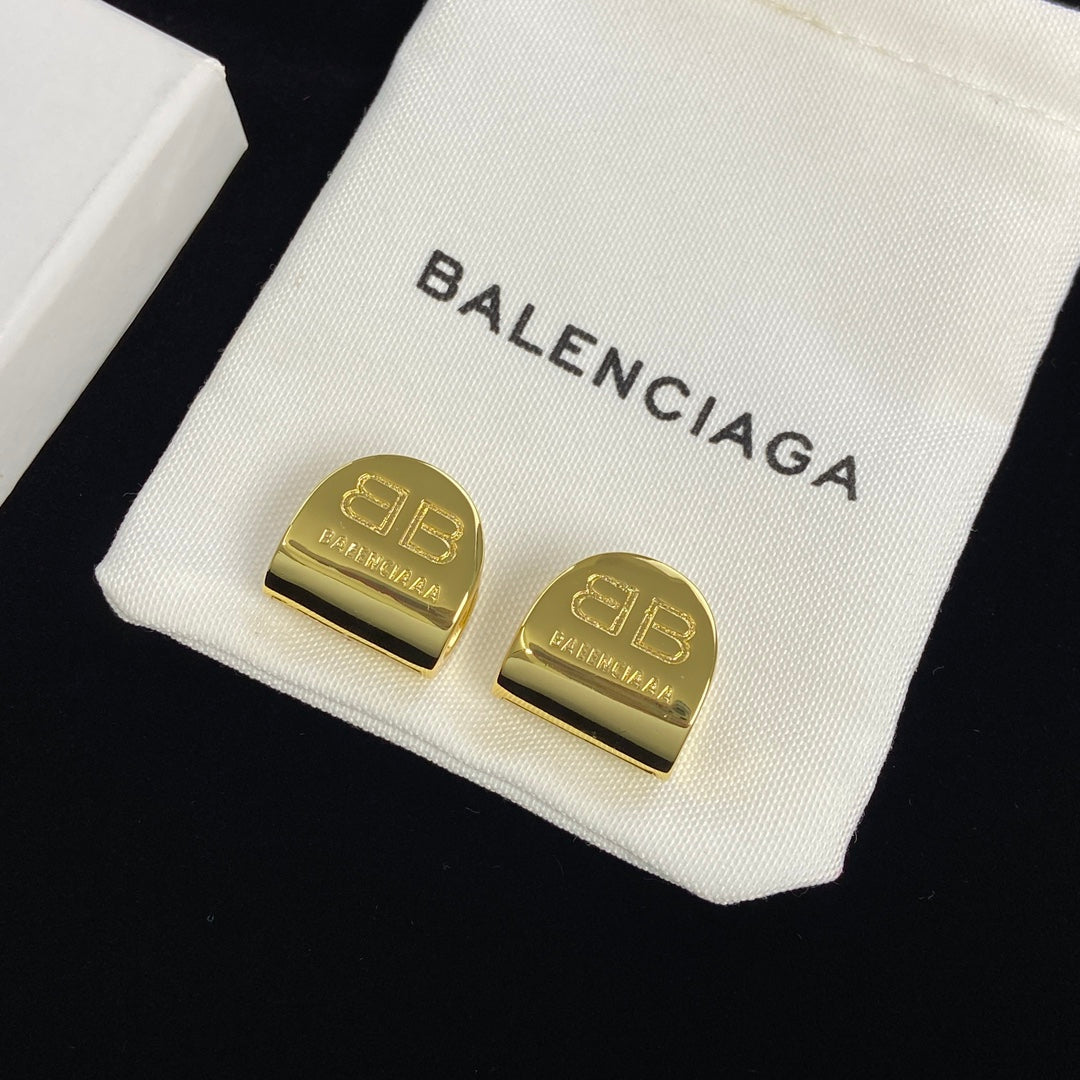 14J144EDE Stylish Earrings