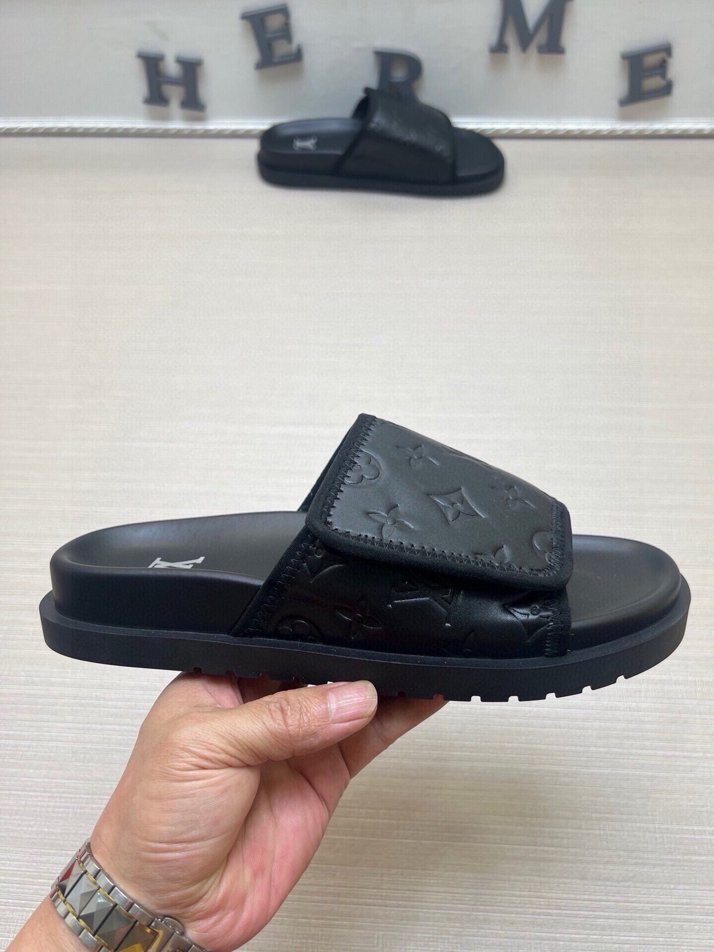 5LE210ZDE Stylish Slippers