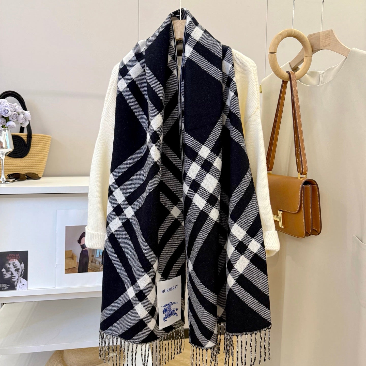185ZR32WDE Stylish Winter Scarves