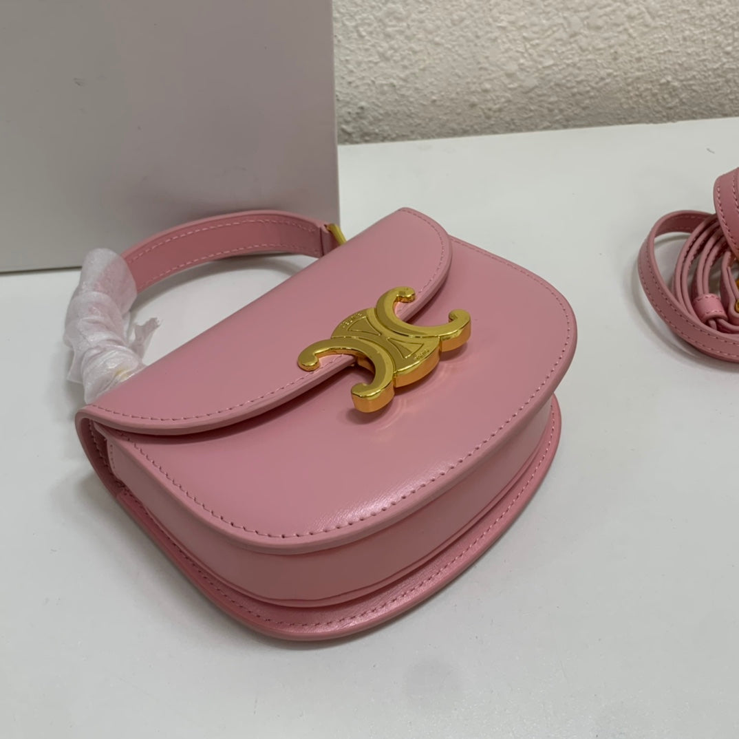 1XCL40BDE Stylish leather bag 