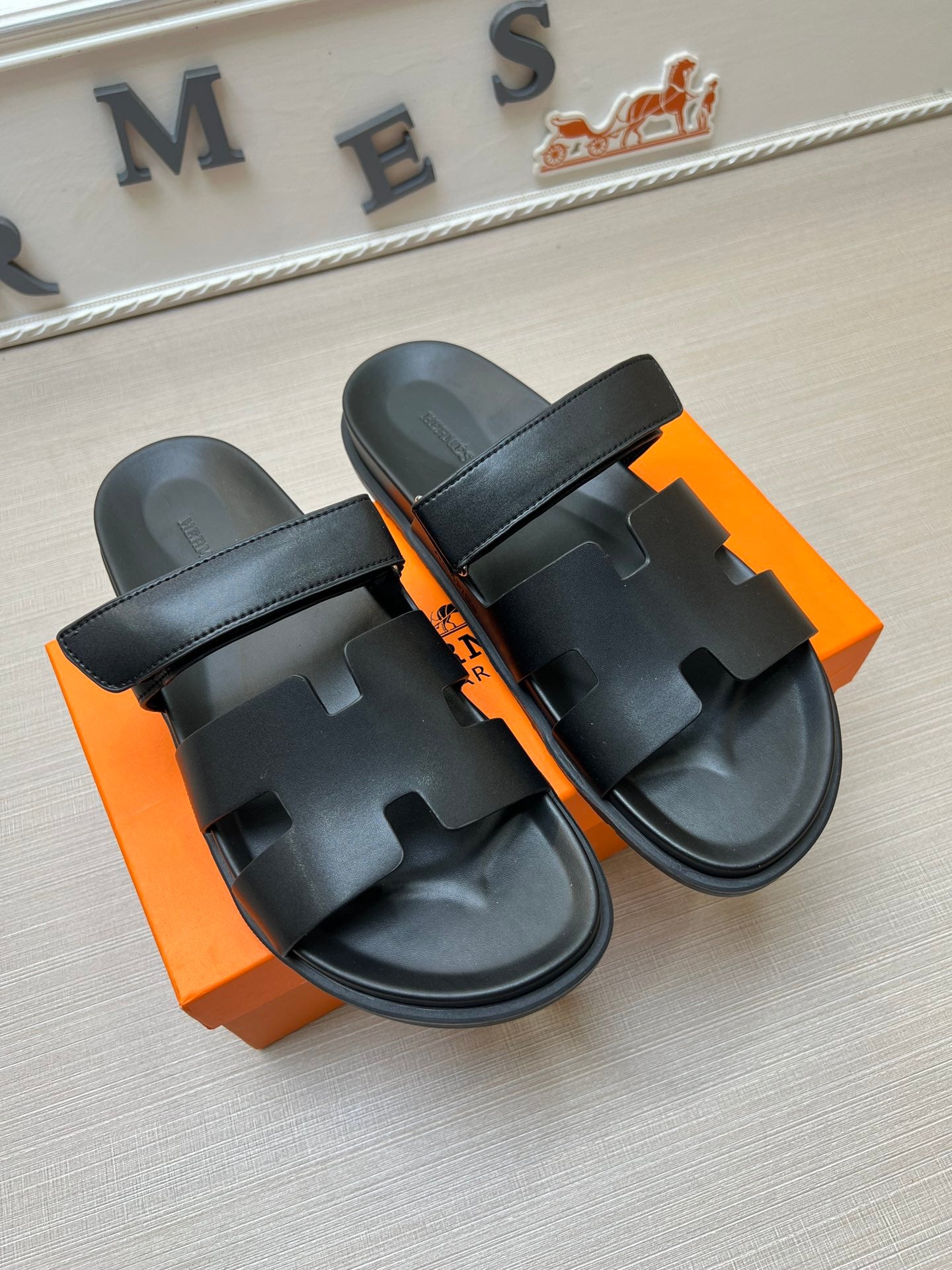 54H1ZDE Stylish slippers