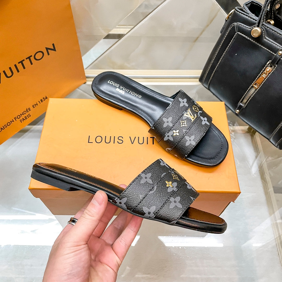 14E96ZDE Stylish Slippers