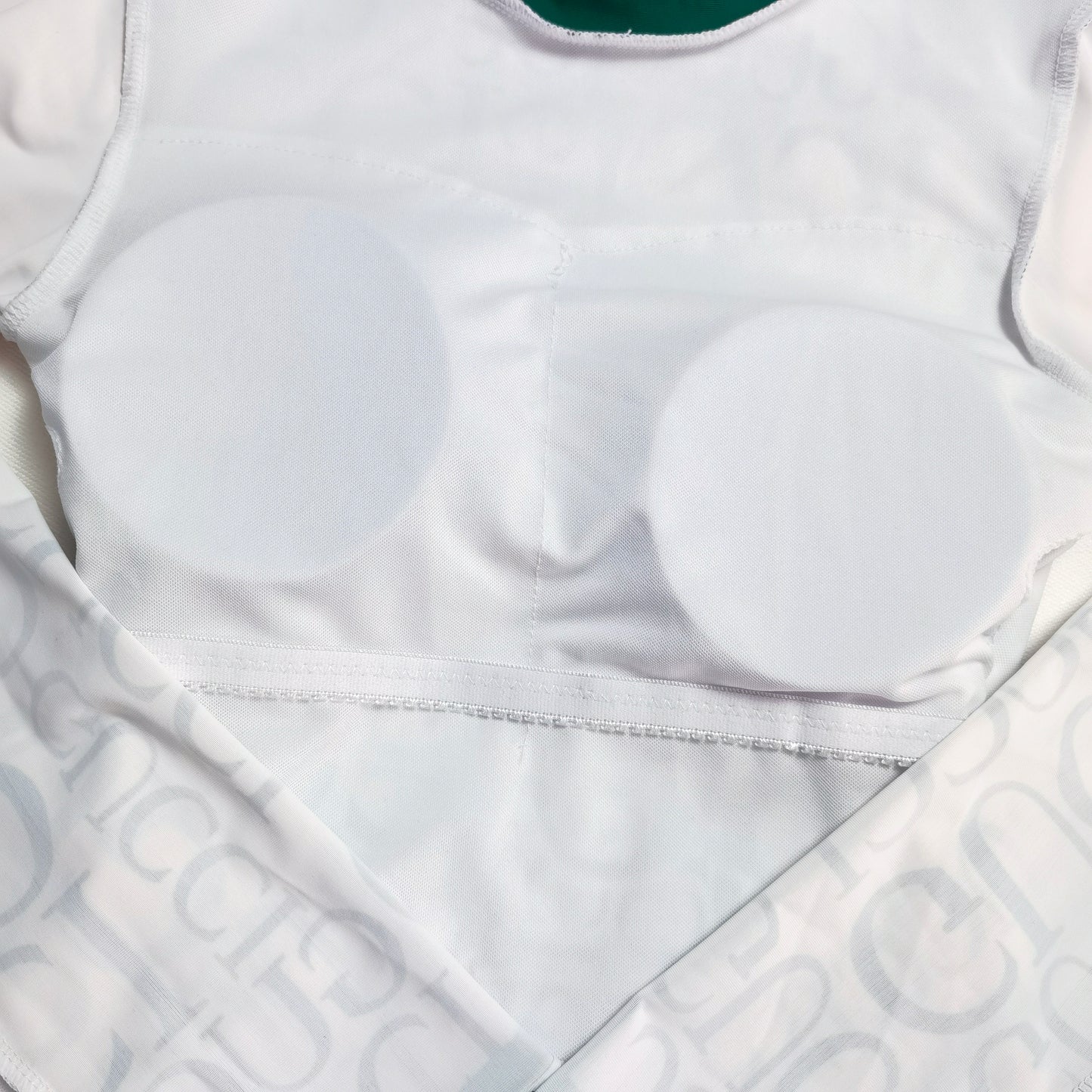 14B106YDE Stylish Long sleeve swimsuit