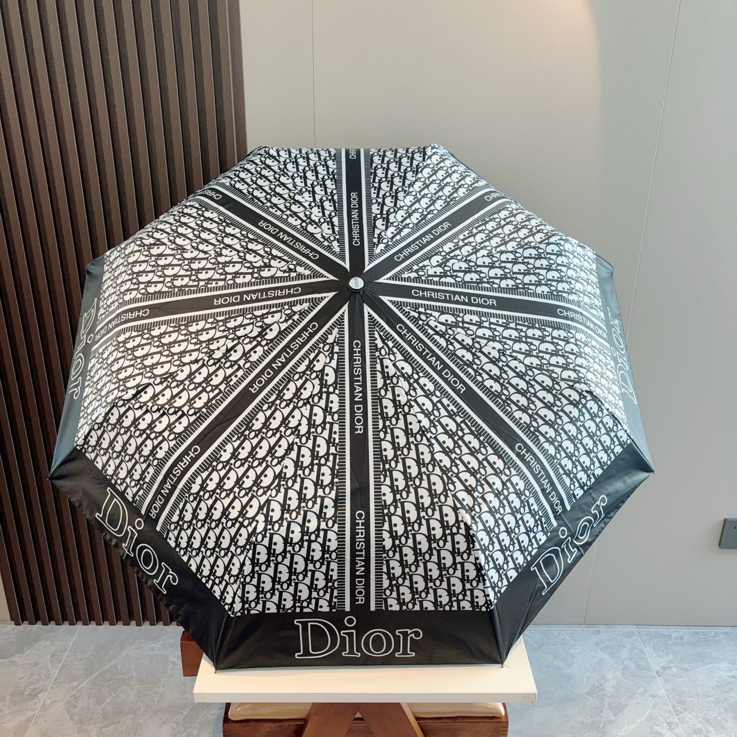 15RD116SDE Stylish UV resistant umbrella