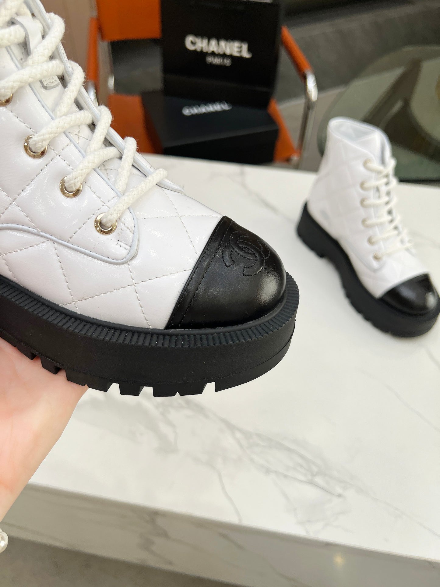 3LC4ZDE Stylish boots