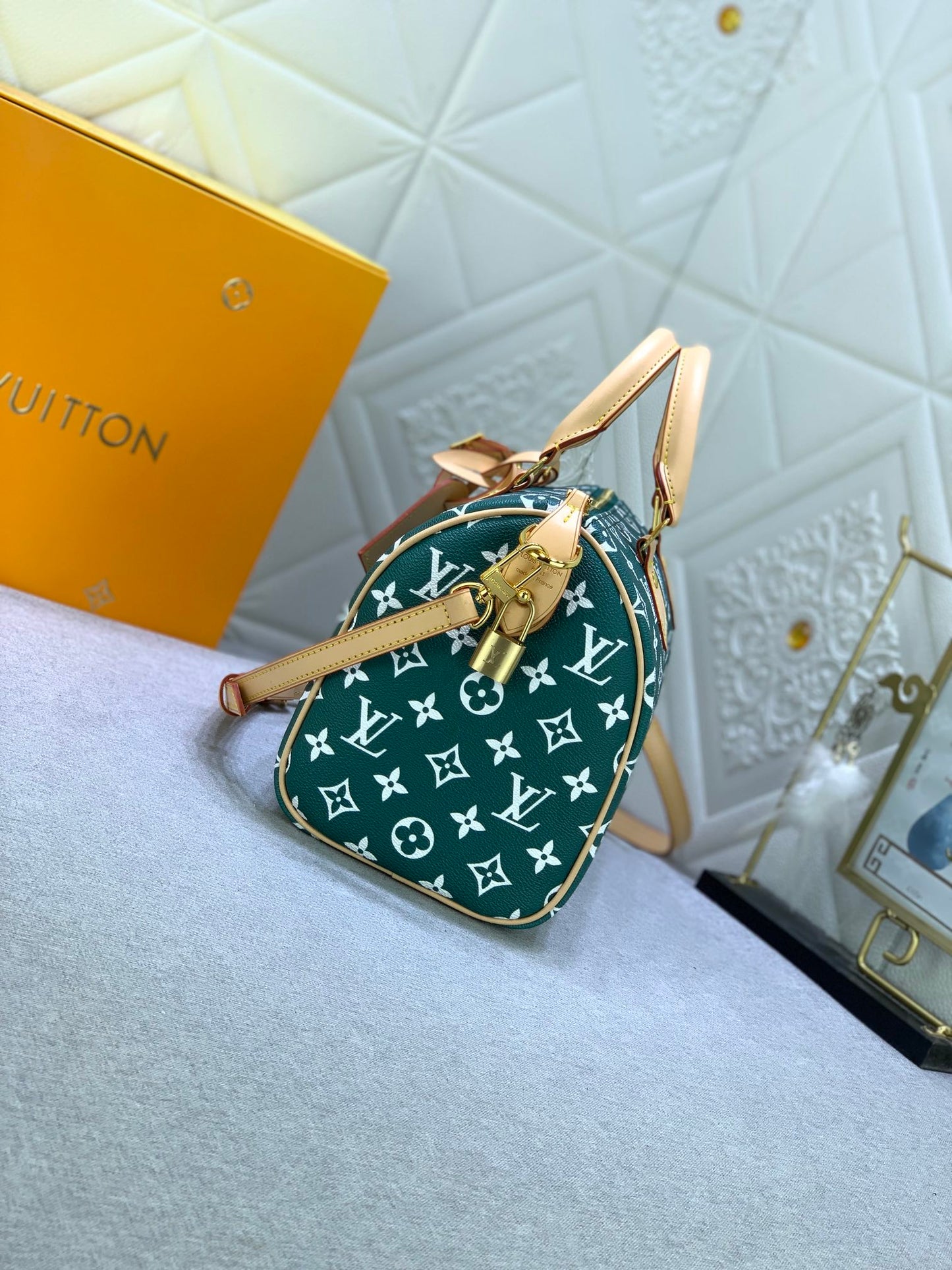 2XE268BDE Stylish leather bag 