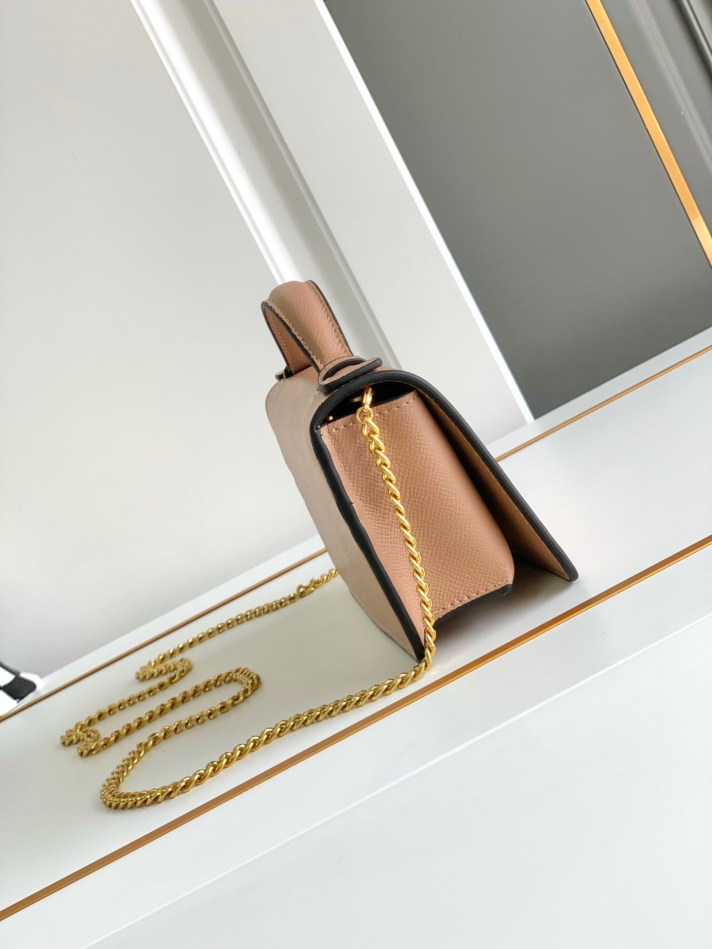 1XVL272BDE Stylish leather bag 