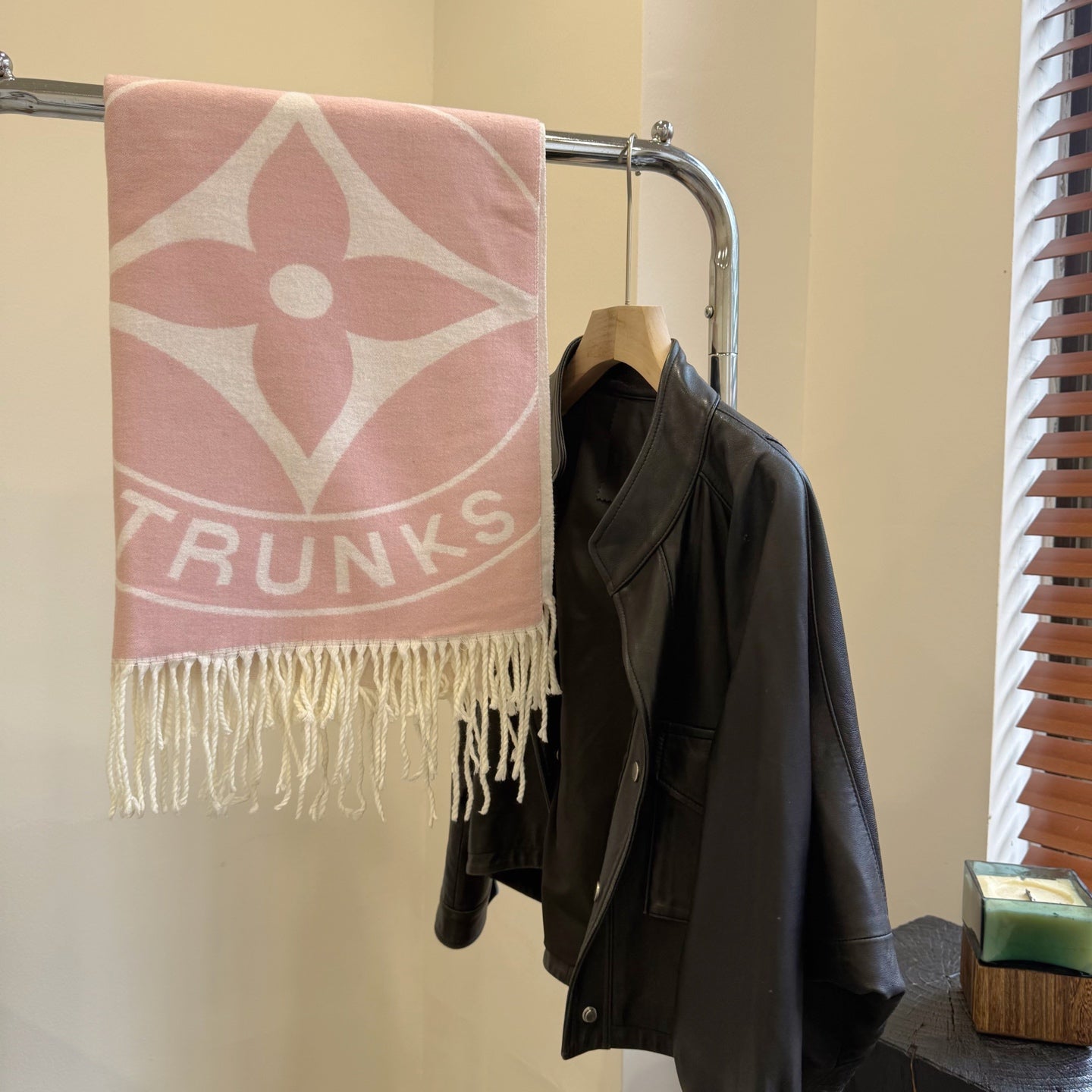 175RE3WDE Stylish Winter Scarves