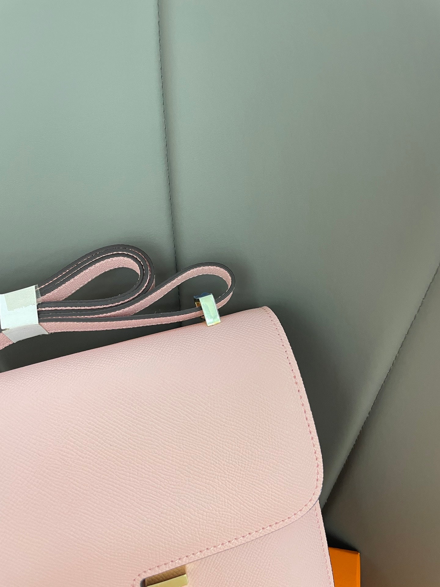 155NH63BDE Stylish leather bag