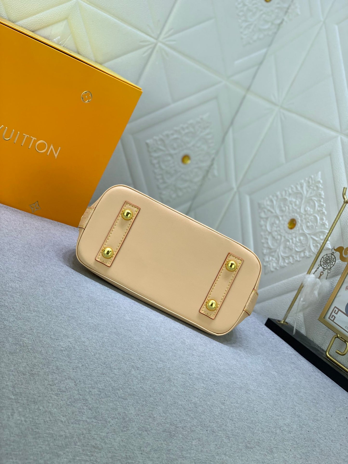 2XE335BDE Stylish leather bag 