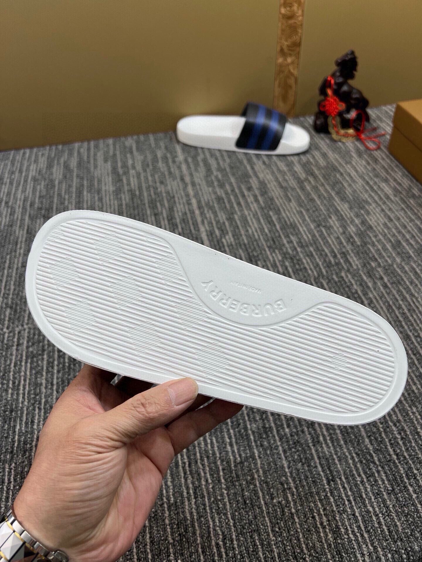 535ZR262ZDE Stylish Slippers