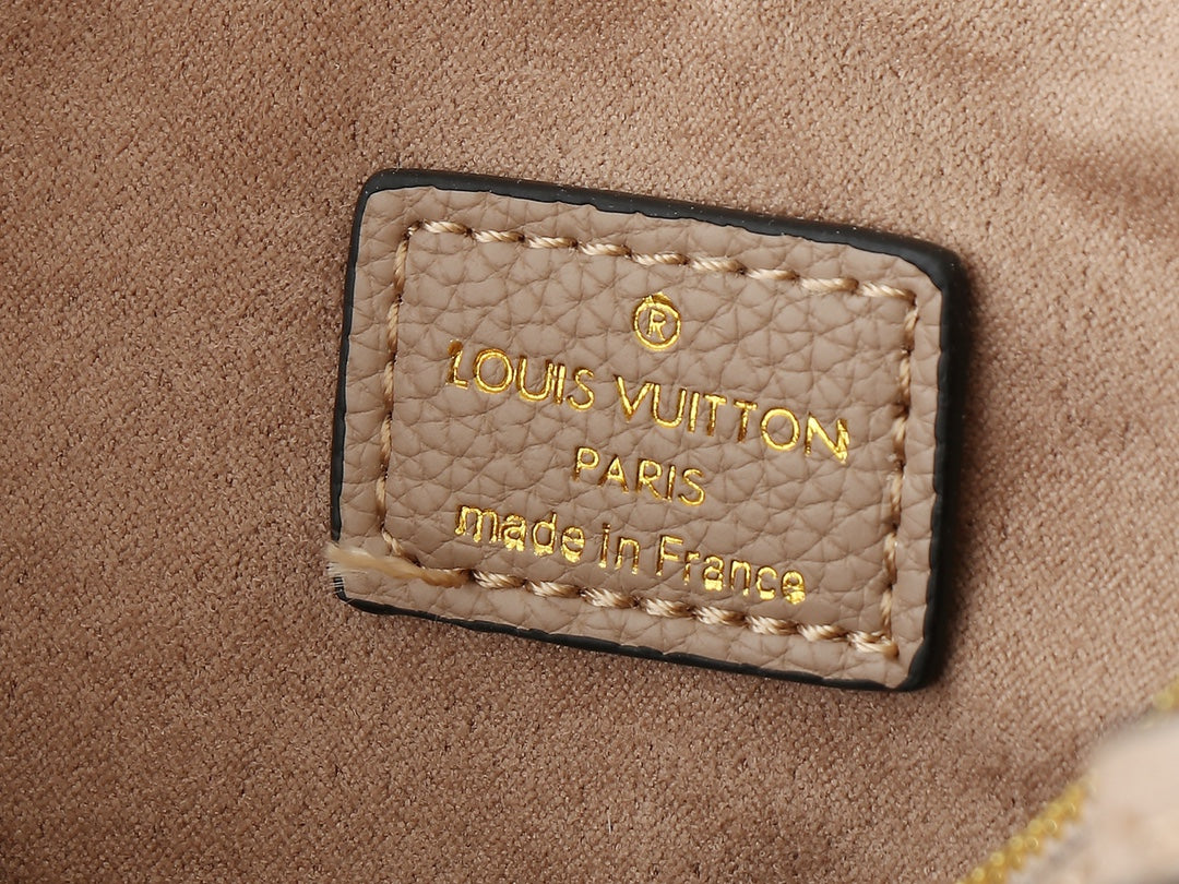 1WE115BDE Stylish leather bag