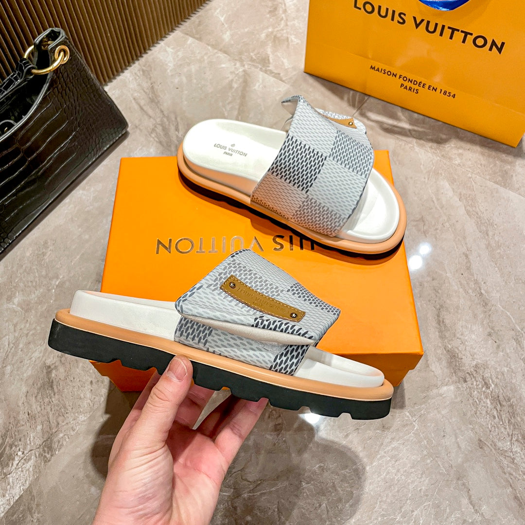 14E211ZDE Stylish Slippers