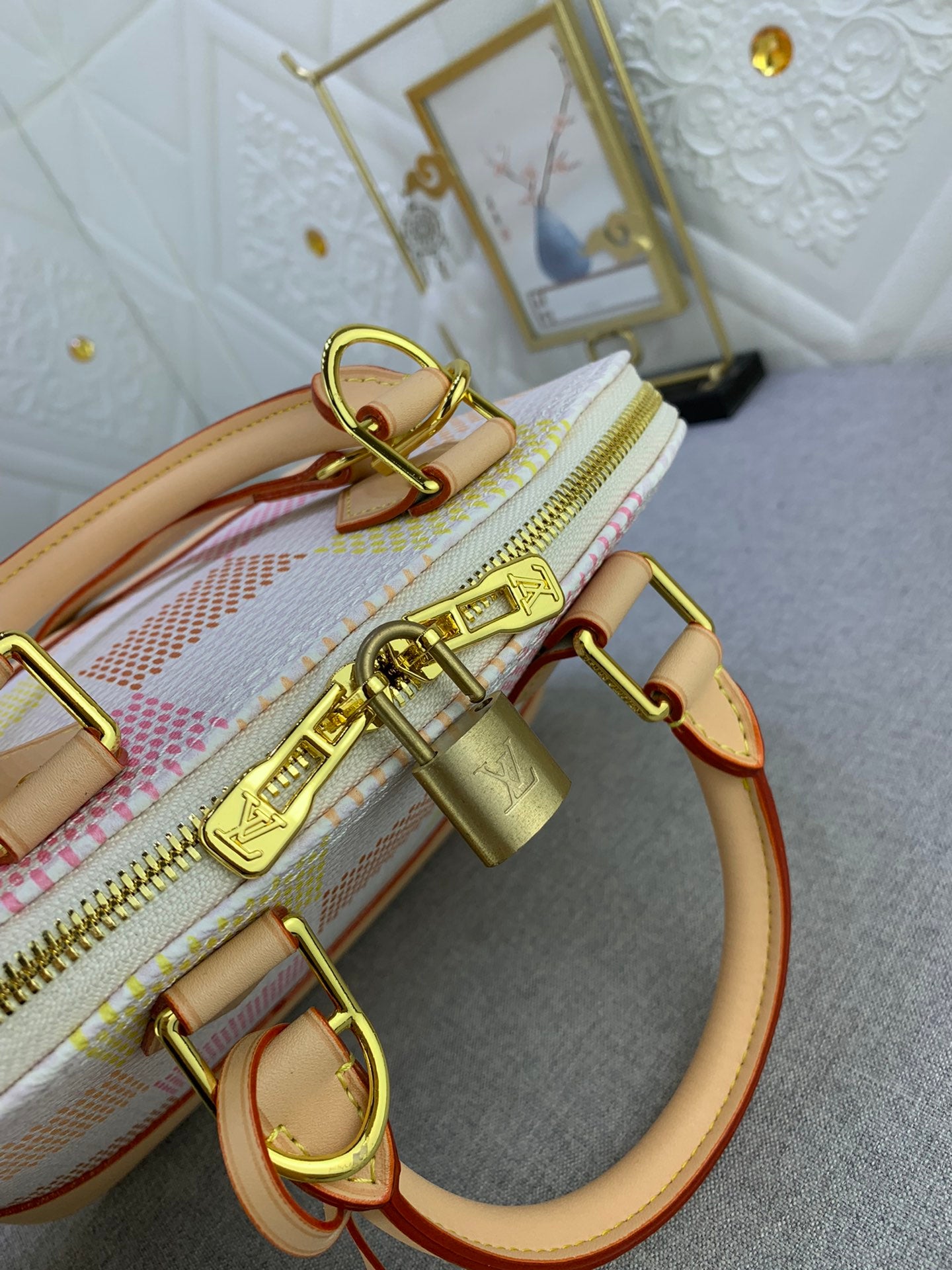 2XE335BDE Stylish leather bag 