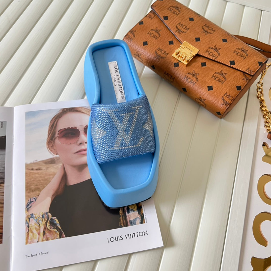 14E90ZDE Stylish Slippers