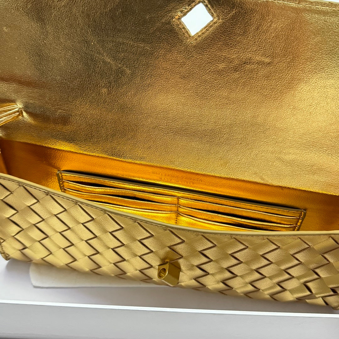 1XA380BDE Stylish leather bag 