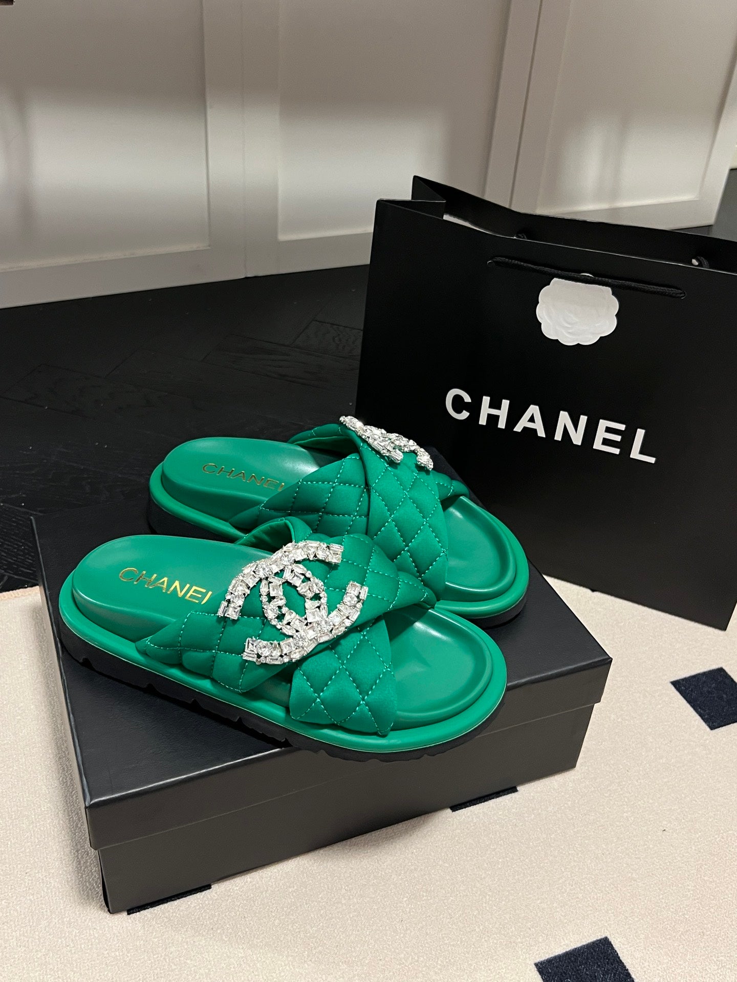 14C94ZDE Stylish Slippers