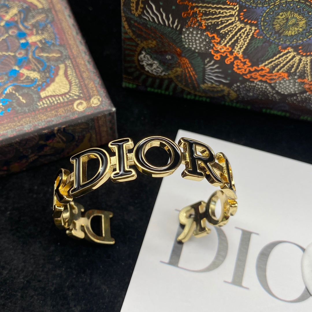 1D206KDE Stylish Bracelets