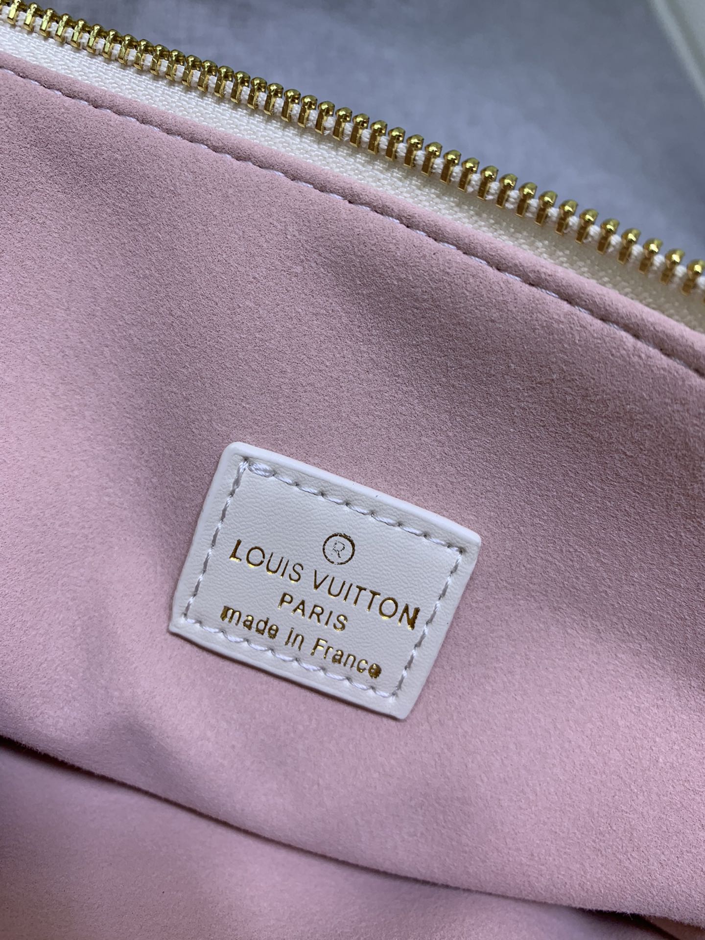 2XE39BDE Stylish leather bag 