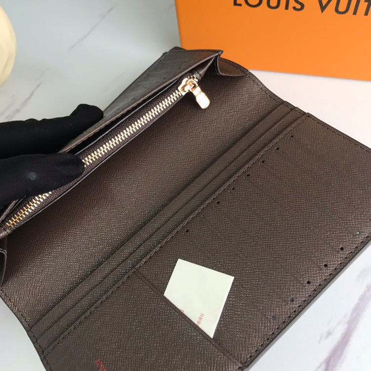 E2BDE Stylish leather wallets