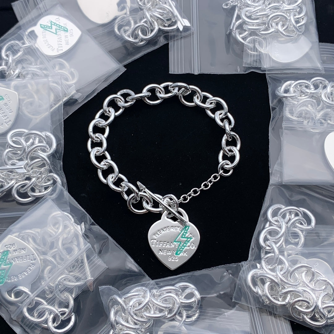84T44XDE Stylish   Bracelets Necklaces