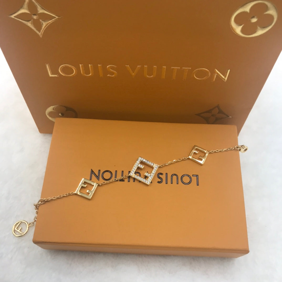 14F440KDE Stylish Bracelets