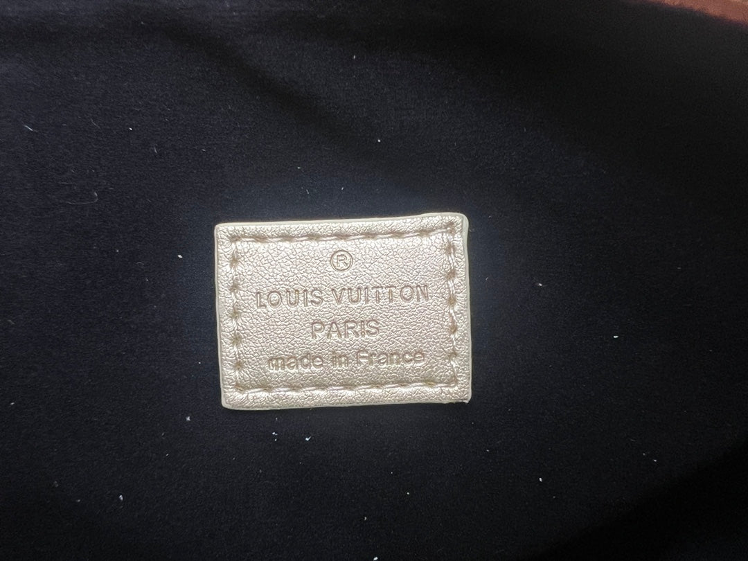 1XE180EDE Stylish leather bag 