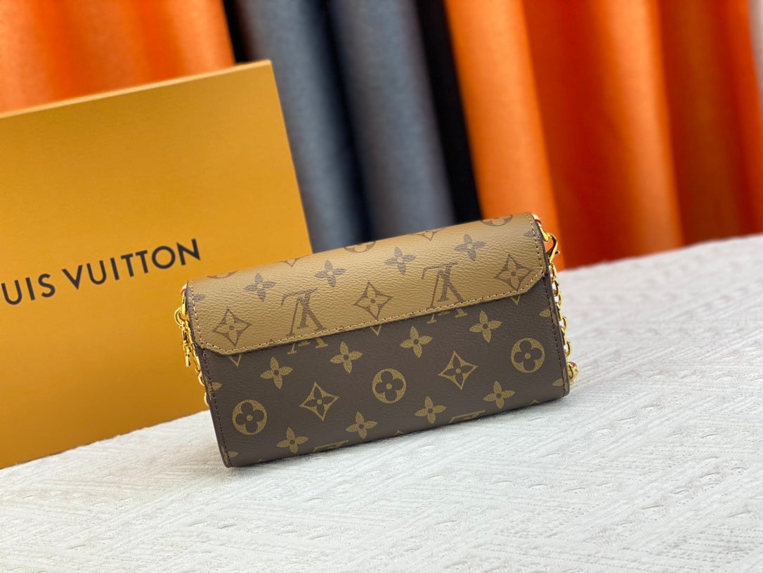 1XE32BDE Stylish leather bag 