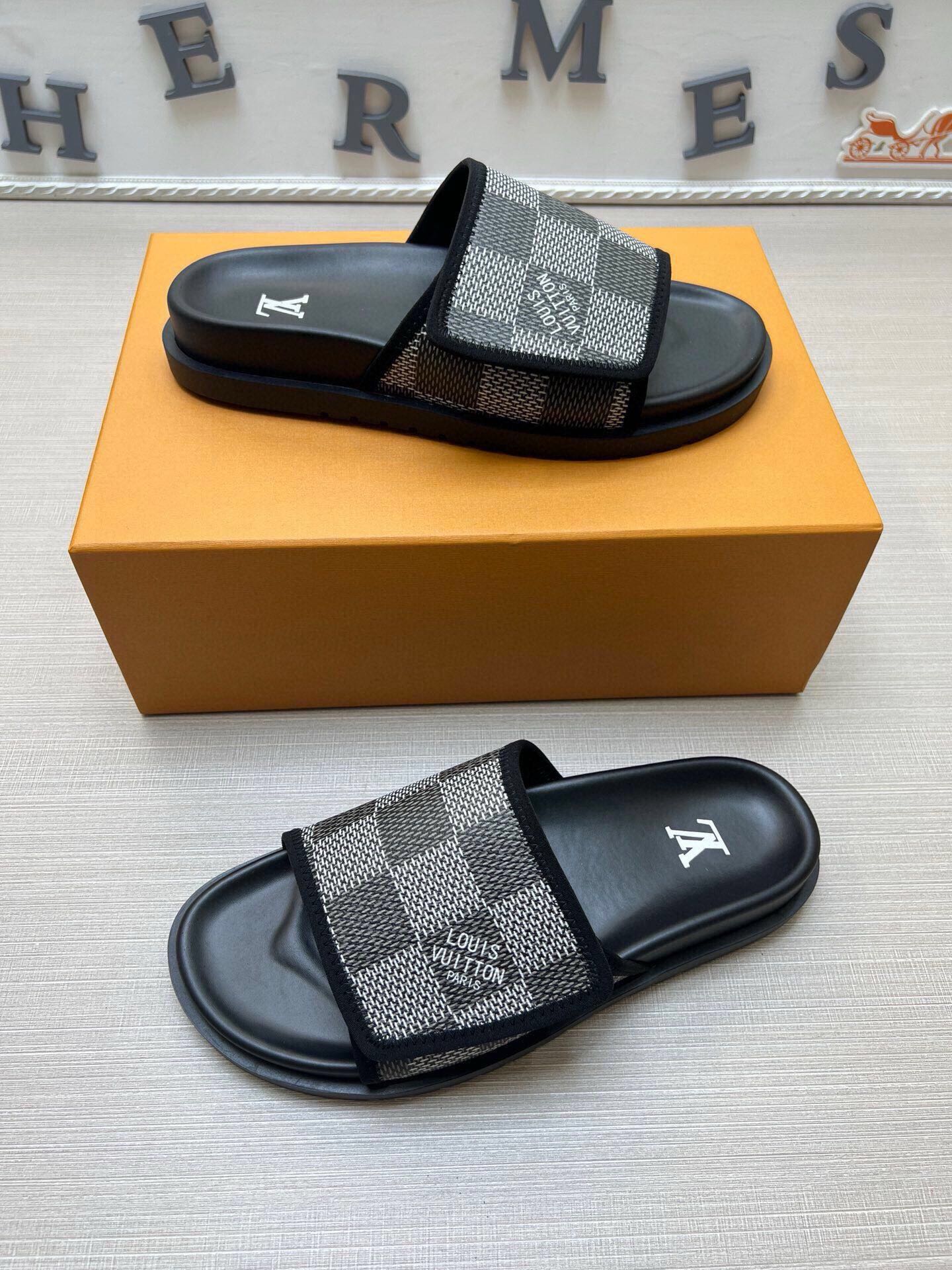 5LE208ZDE Stylish Slippers