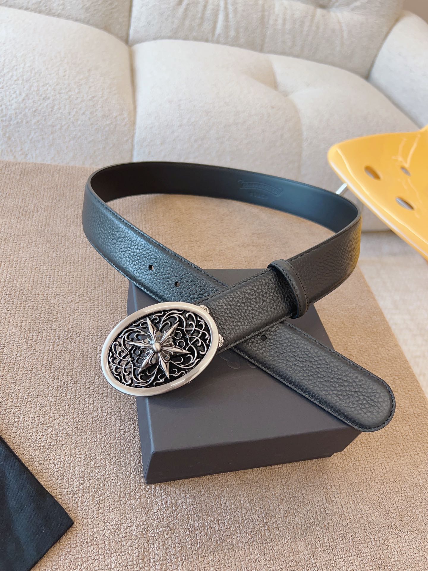 255RA14PDE Stylish  High quality belt With full package