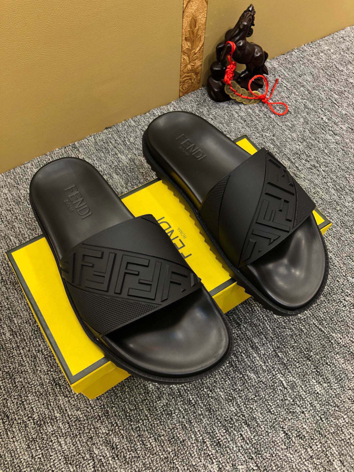 5XF108ZDE Stylish Slippers