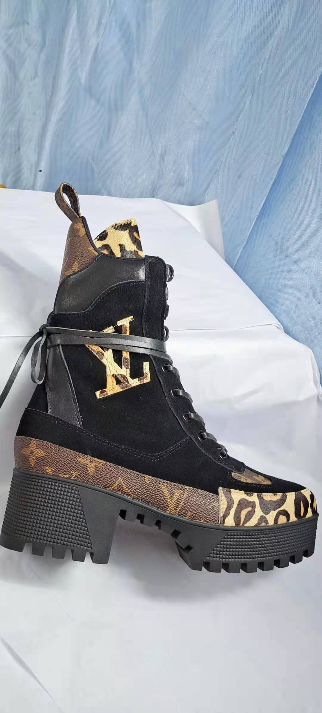 2XB205ZDE Stylish leather boot (top layer leather lining)