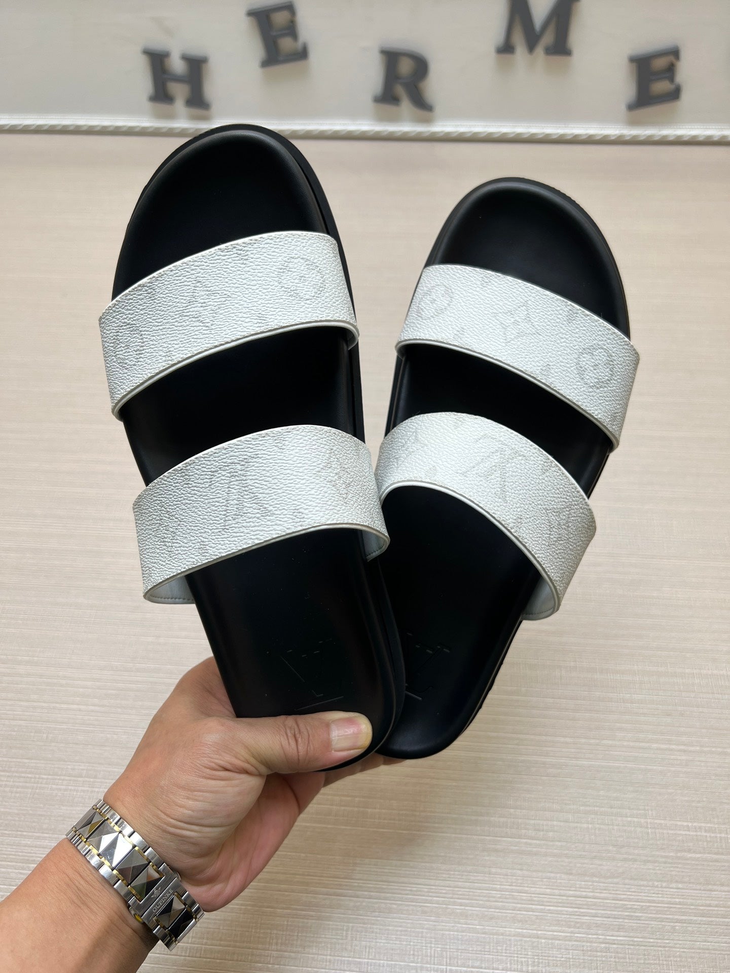 54E58ZDE Stylish slippers