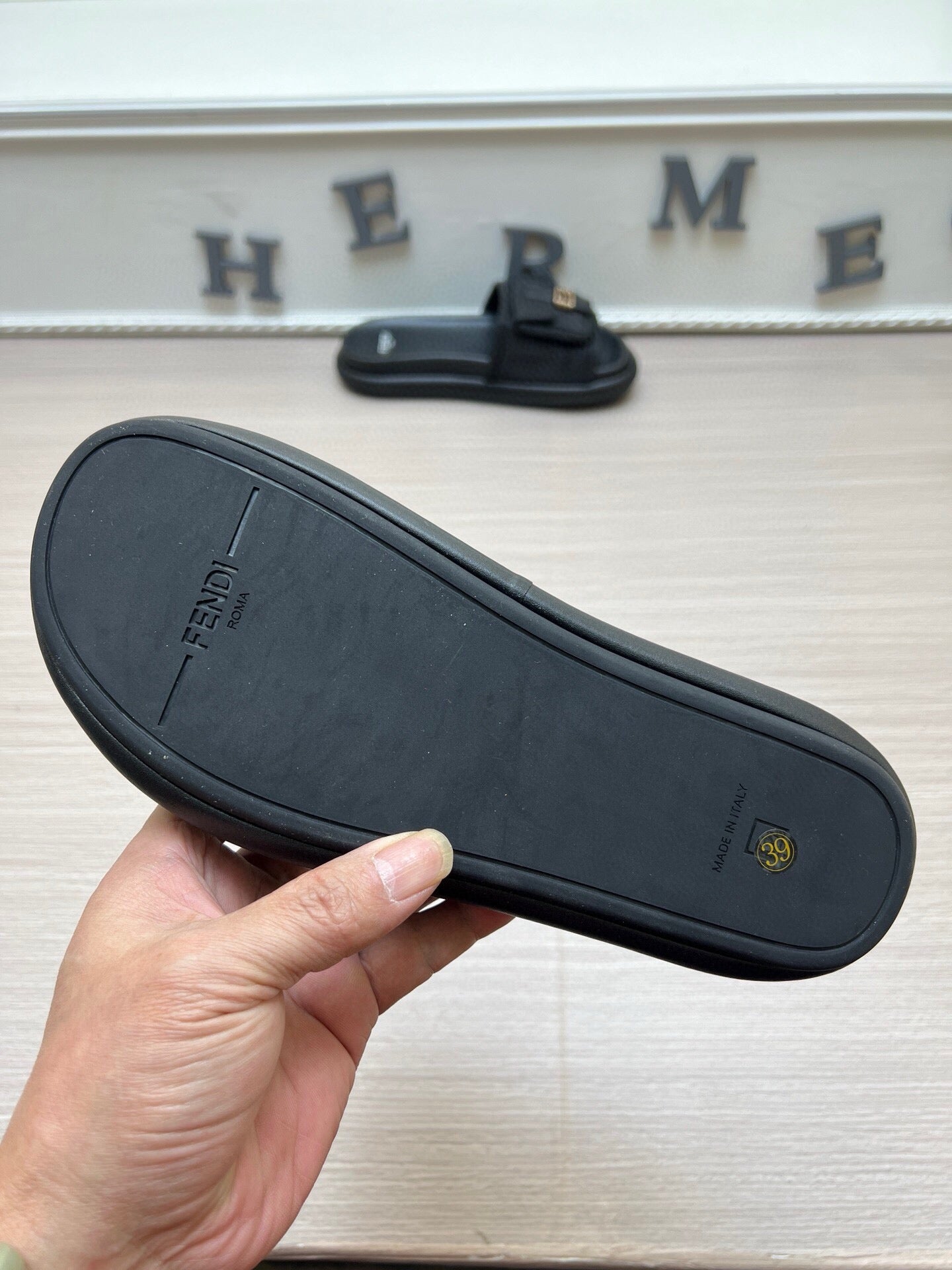 54F125ZDE Stylish slippers