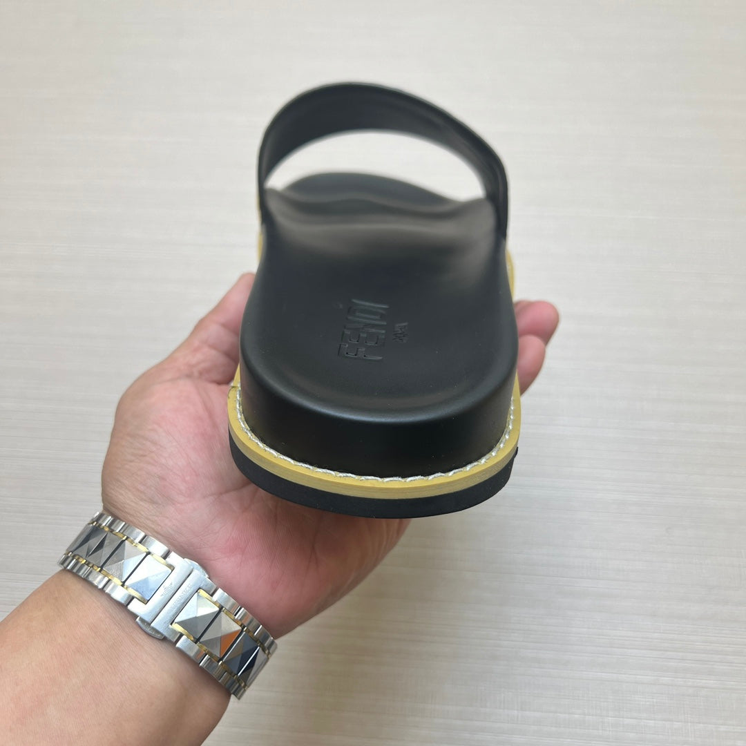 54F121ZDE Stylish slippers