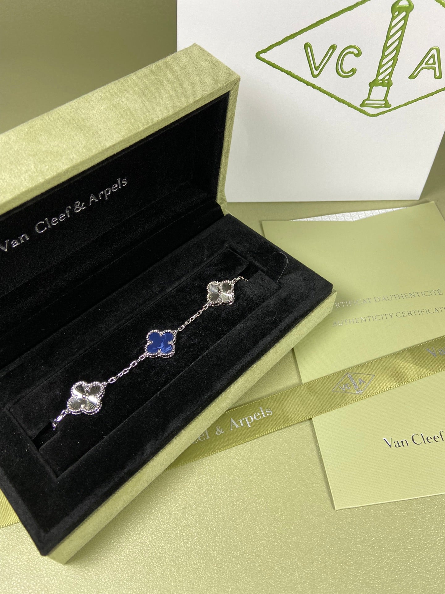 5XVA181KDE Stylish bracelets  5 flowers normal size1.5cm flower